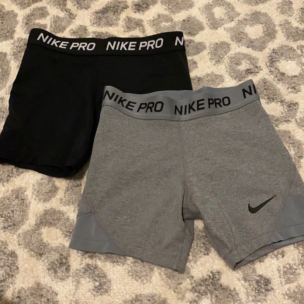 Nike Pros || Black, Grey, or Both ||